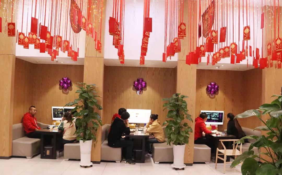 林鳳裝飾全案整裝體驗(yàn)中心火爆簽定現(xiàn)場(chǎng) 林鳳裝飾全案整裝體驗(yàn)中心火爆簽定現(xiàn)場(chǎng)