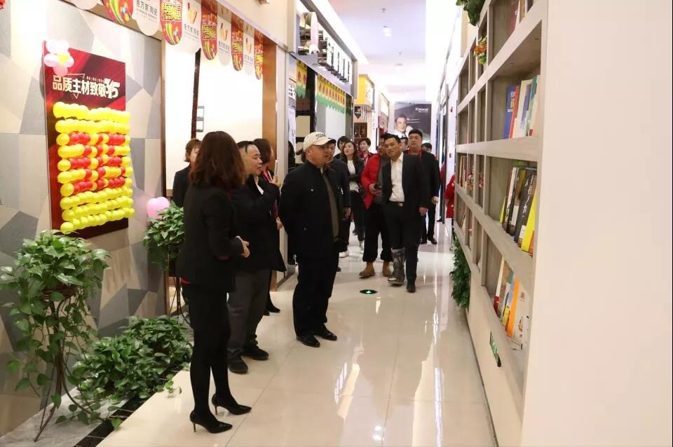 上海多家裝修企業(yè)領(lǐng)導(dǎo)參觀林鳳裝飾集團