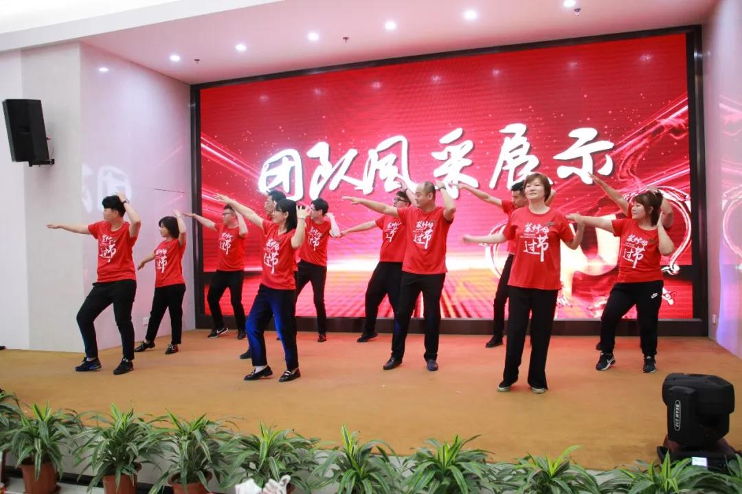 冠軍團隊風(fēng)采